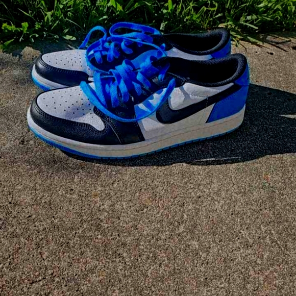 laser blue jordan 1 low